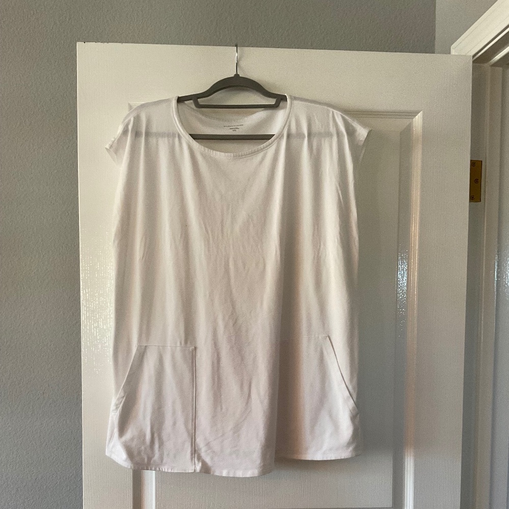 Eileen Fisher organic cotton white tunic with pocket detail, m